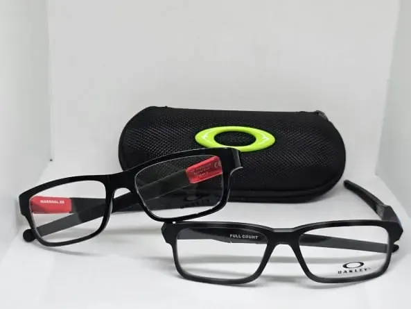 Lunettes pour enfant Oakley — Lynx Optique, Abidjan
