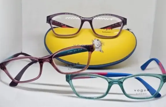 Lunettes pour enfant Vogue — Lynx Optique, Abidjan