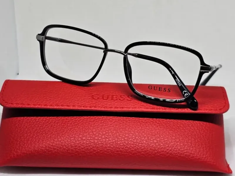 Monture Guess — Lynx Optique Solarci, Abidjan