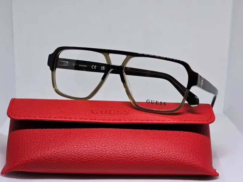 Monture Guess — Lynx Optique Solarci, Abidjan